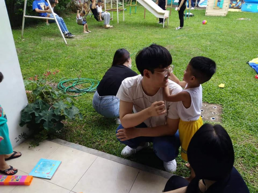 OK English Students Visit Haven Home